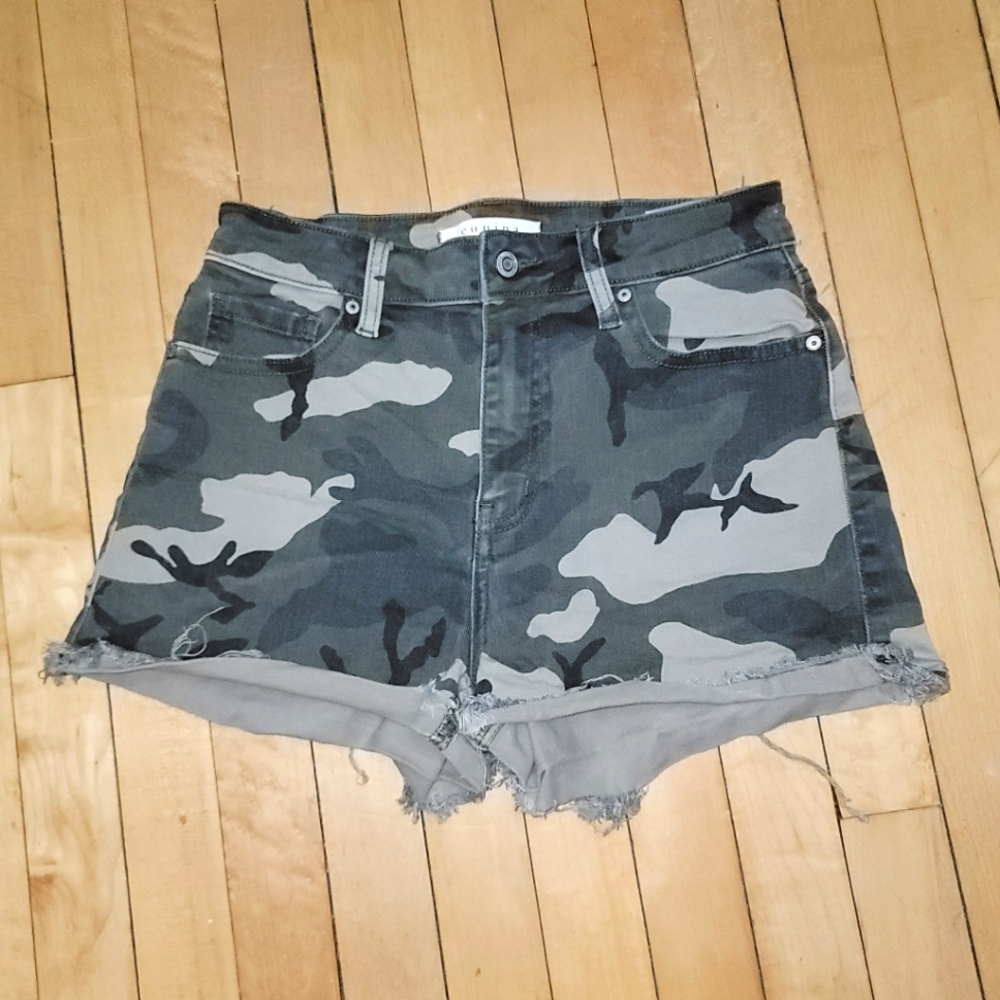 Eunina EUC Green Camo Super High Rise Cutoff 98% Cotton Denim Shorts - SMALL